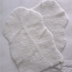 SHERPA - rug/ throw items x2